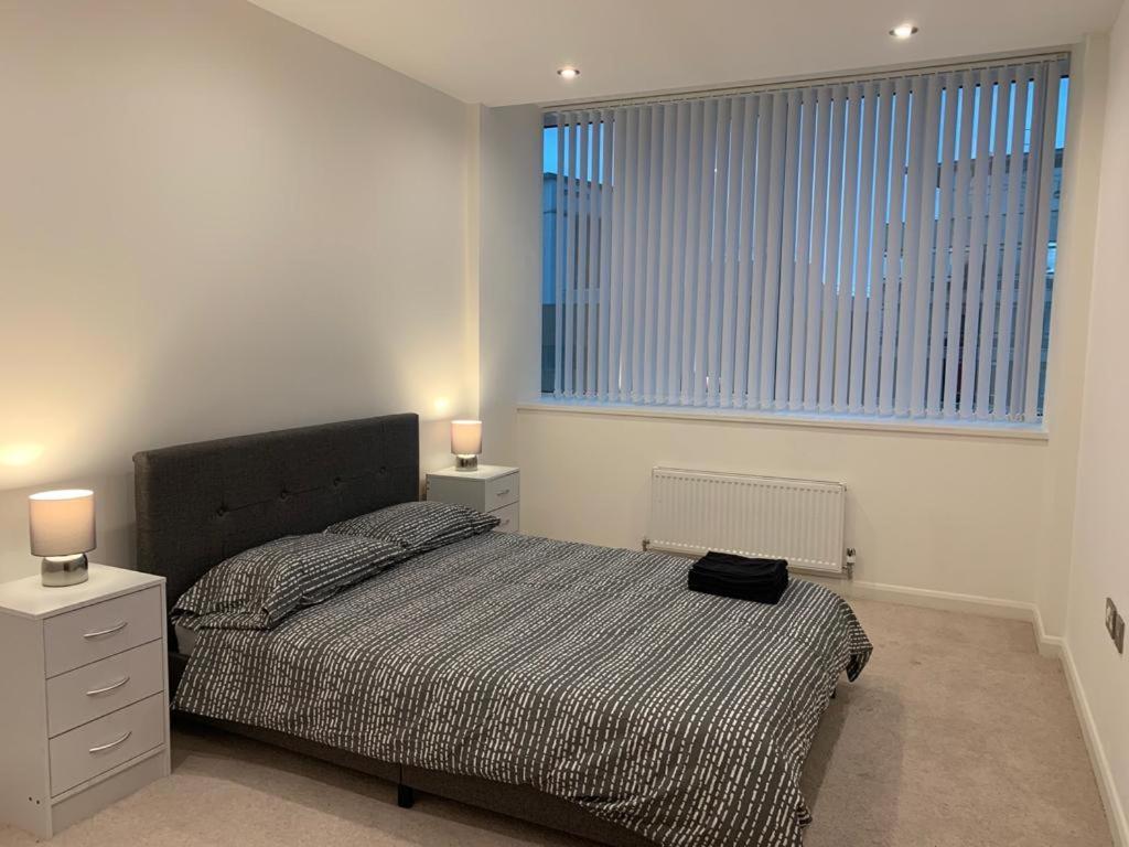 Modern 2 Bed 2 Bath Apartment In Central Croydon! Exterior foto